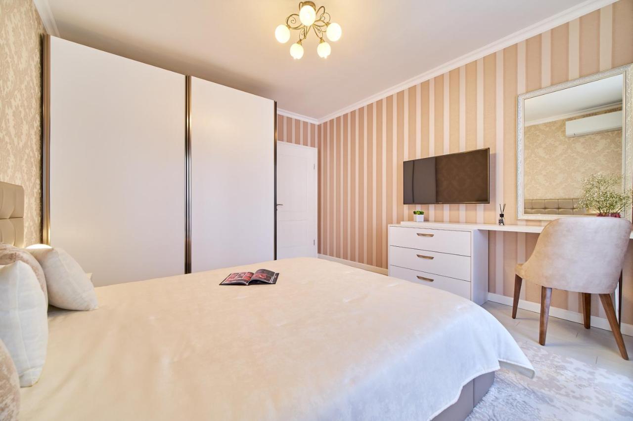 Premium Center Apartment In Grand Karavel Varna Eksteriør billede
